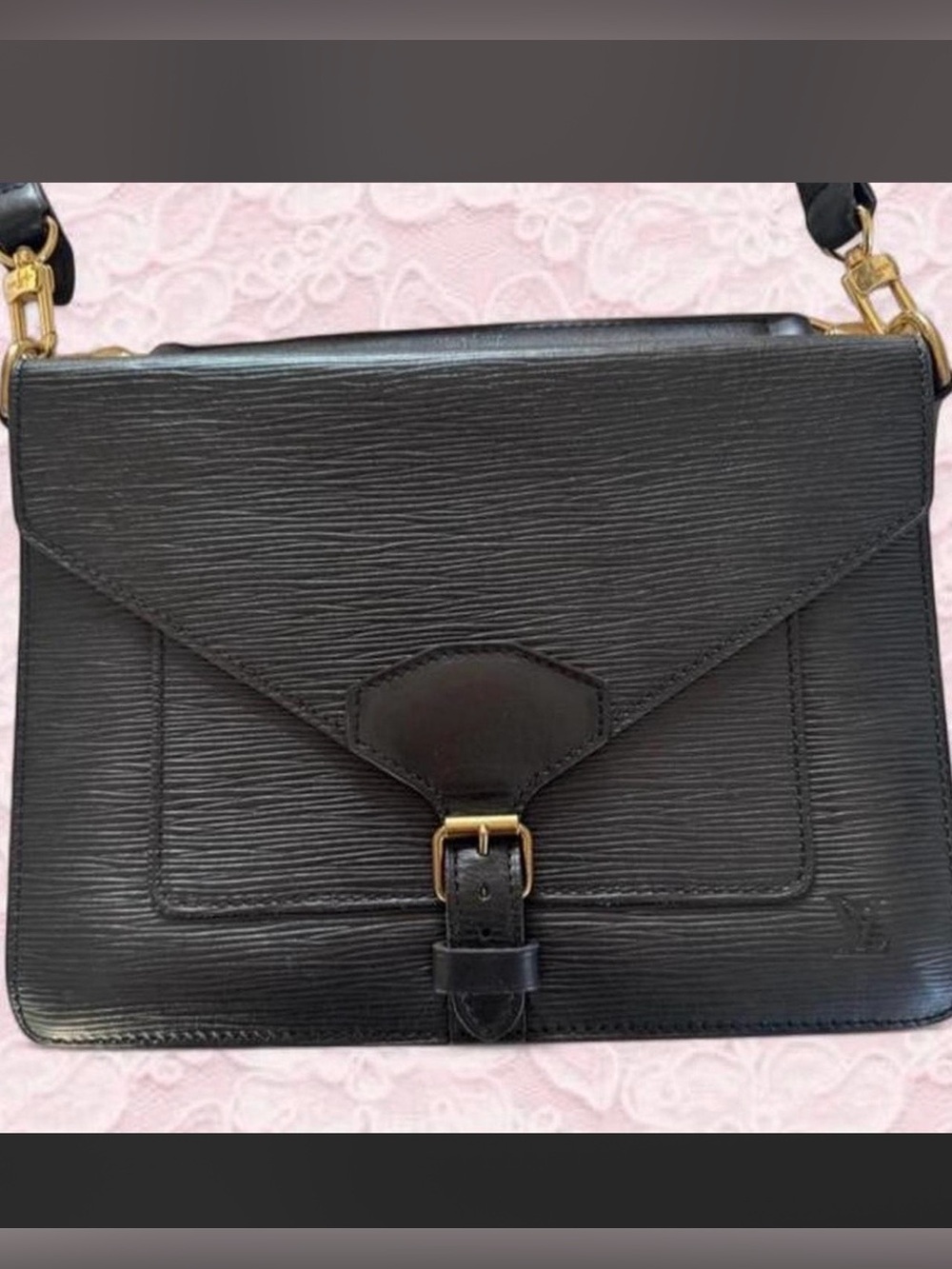 VINTAGE Black Louis Vuitton Epi leather crossbody bag with gold hardware - Picture 2 of 9